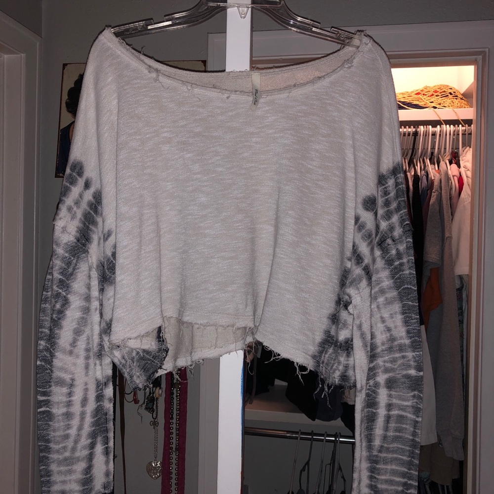 Cute long sleeve crop top
